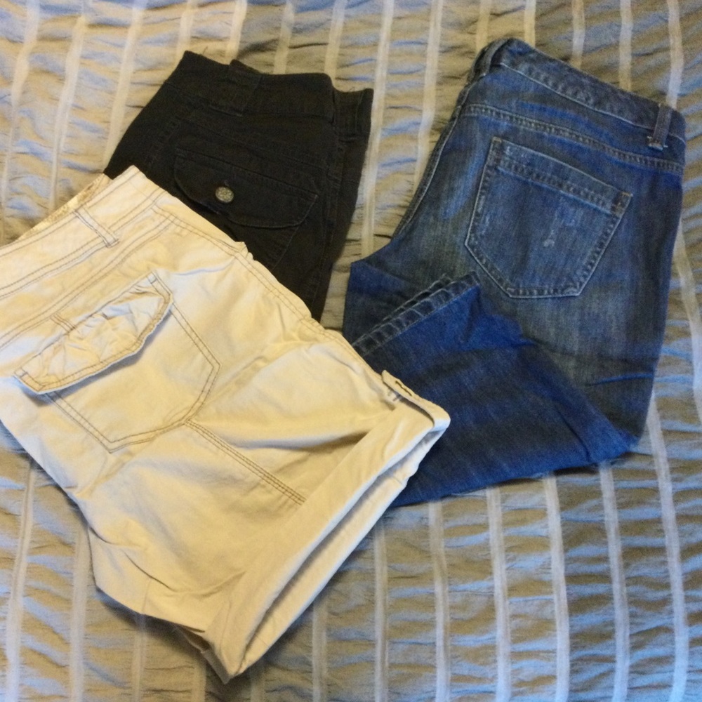 Lot of 3 pair Denver Hayes shorts size 6